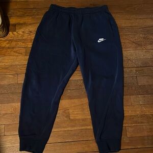 Nike Joggers
Navy
Large